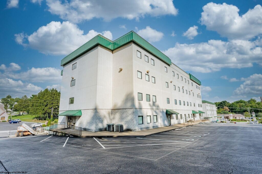 1331 PINEVIEW DRIVE2